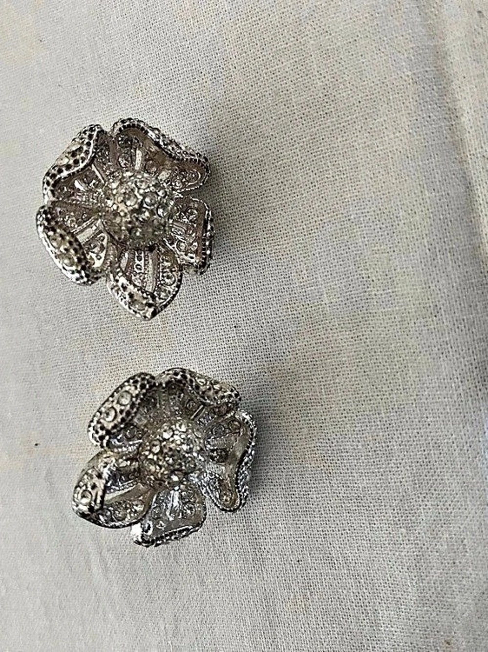 Silver Floral Stud Earrings. New.